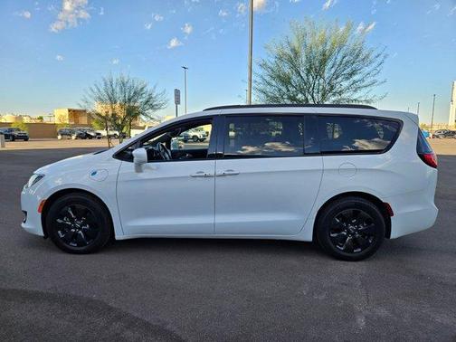 2020 Chrysler Pacifica Hybrid Touring L