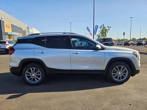 2022 GMC Terrain SLT