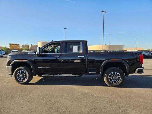 2022 GMC Sierra 3500 SLT