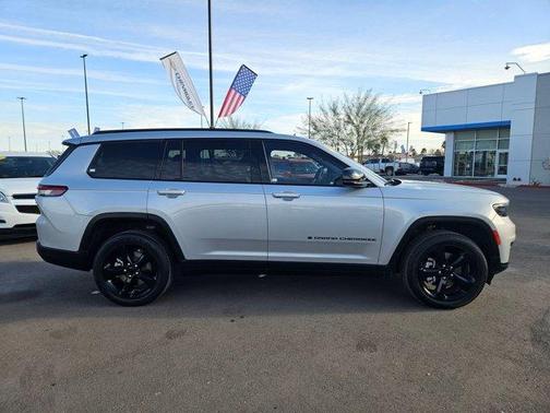 2024 Jeep Grand Cherokee L Laredo