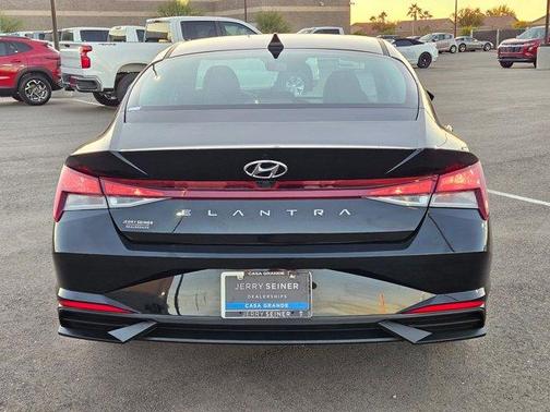 2021 Hyundai ELANTRA SEL