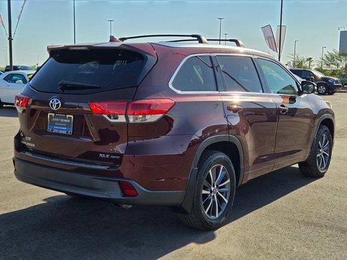 2018 Toyota Highlander SE
