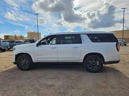 2023 Chevrolet Suburban High Country