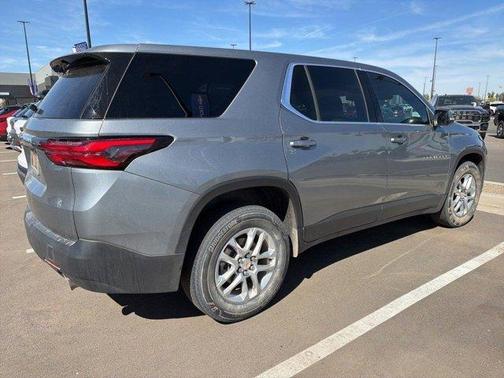 2023 Chevrolet Traverse LS
