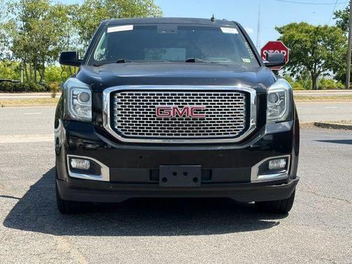 Black 2015 GMC Yukon XL Denali