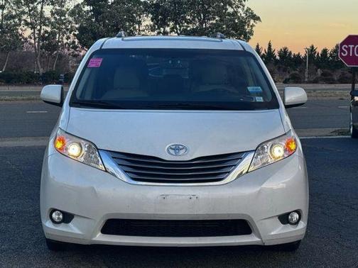2017 Toyota Sienna XLE Premium