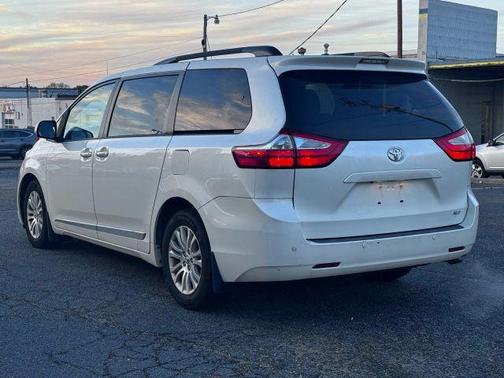 2017 Toyota Sienna XLE Premium