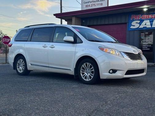 2017 Toyota Sienna XLE Premium