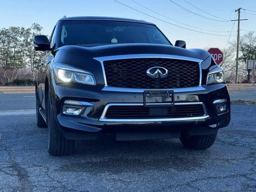 2017 INFINITI QX80 