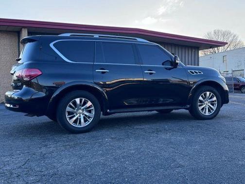 2017 INFINITI QX80 