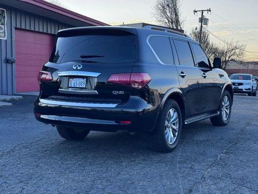 2017 INFINITI QX80 
