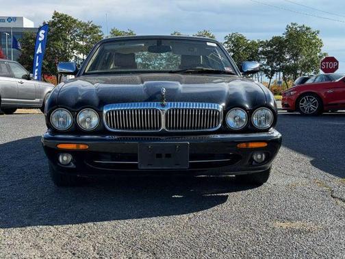 2002 Jaguar XJ8 Vanden Plas