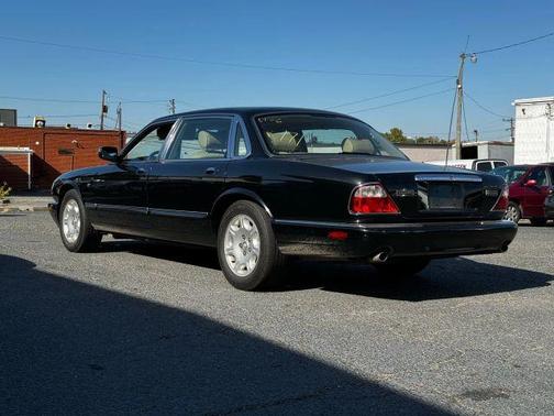 2002 Jaguar XJ8 Vanden Plas