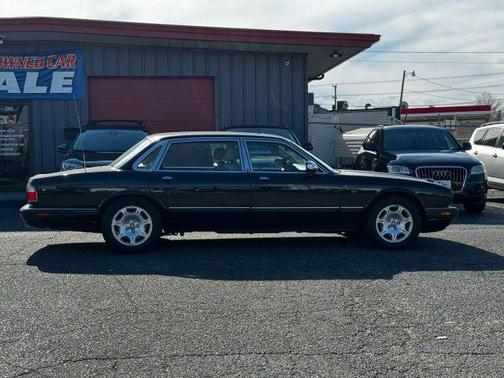 2002 Jaguar XJ8 Vanden Plas