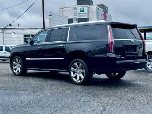 2018 Cadillac Escalade ESV Premium Luxury