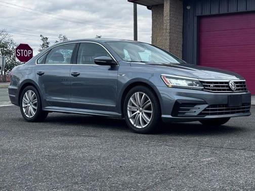 2019 Volkswagen Passat 2.0T SE R-Line