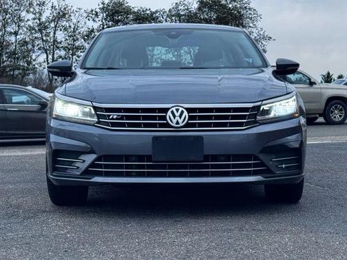 2019 Volkswagen Passat 2.0T SE R-Line