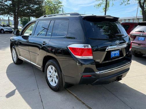 Black 2012 Toyota Highlander SE