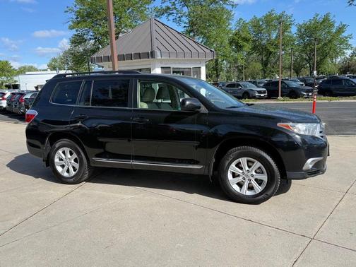 Black 2012 Toyota Highlander SE