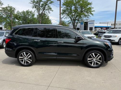 Green 2018 Honda Pilot Touring