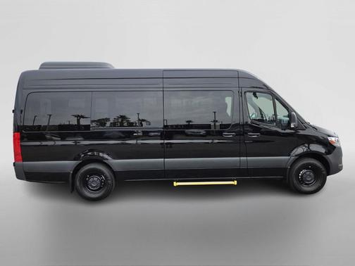 2025 Mercedes-Benz Sprinter 2500 Standard Roof