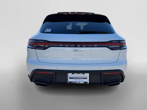 2023 Porsche Macan Base (PDK)