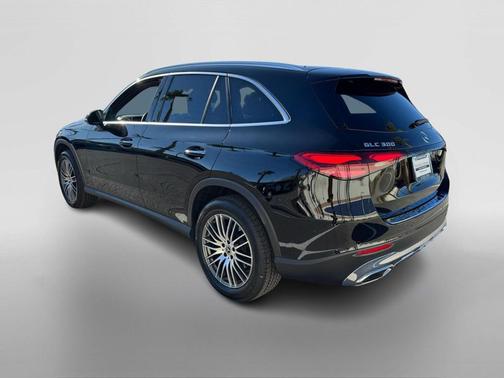 2025 Mercedes-Benz GLC 300 Base