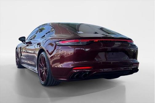 2022 Porsche Panamera Turbo S Executive