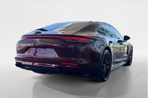2022 Porsche Panamera Turbo S Executive
