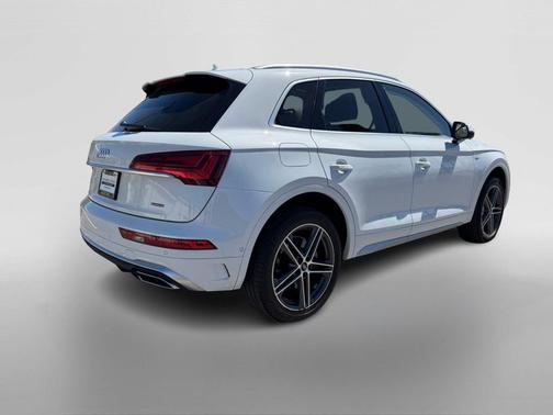 2022 Audi Q5 e 55 S line quattro Premium