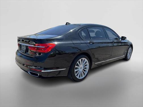 2016 BMW 750 i xDrive
