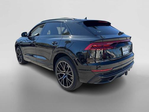 2023 Audi Q8 55 Premium Plus