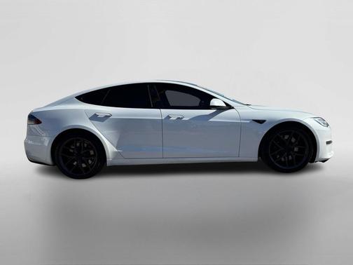 2022 Tesla Model S Plaid
