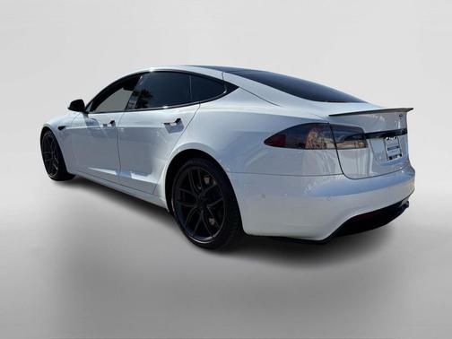 2022 Tesla Model S Plaid