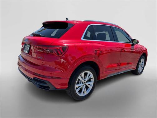 2022 Audi Q3 45 S line Premium