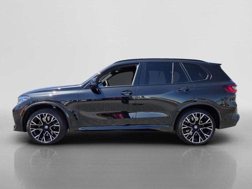 Black Sapphire Metallic 2022 BMW X5 M Base