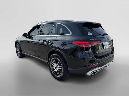 2025 Mercedes-Benz GLC 300 Base