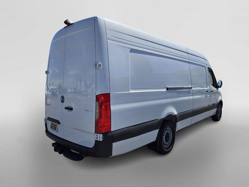 2025 Mercedes-Benz Sprinter 2500 Standard Roof