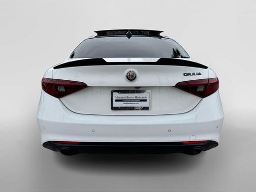 2019 Alfa Romeo Giulia Base