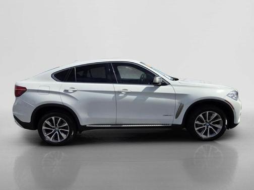 White 2019 BMW X6 sDrive35i