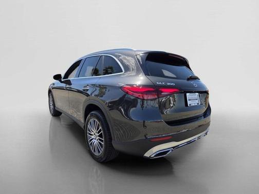 Graphite Gray Metallic 2023 Mercedes-Benz GLC 300 Base