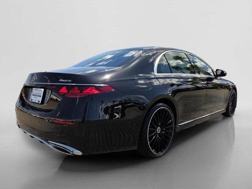 Obsidian Black Metallic 2027 Mercedes-Benz S-Class S 580 4MATIC
