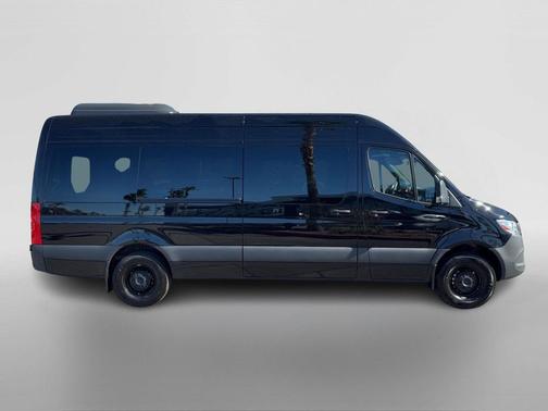 2025 Mercedes-Benz Sprinter 2500 Standard Roof