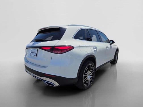 Polar White 2026 Mercedes-Benz GLC 300 Base