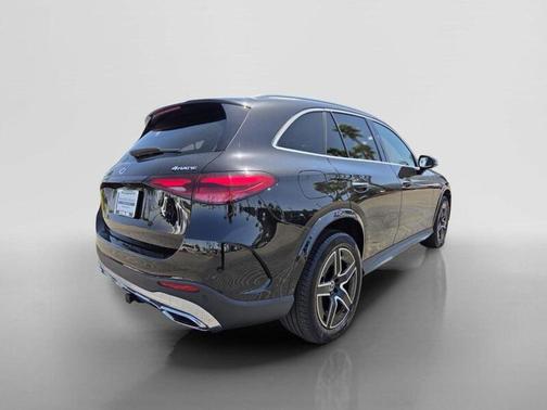 Obsidian Black Metallic 2024 Mercedes-Benz GLC 300 Base 4MATIC
