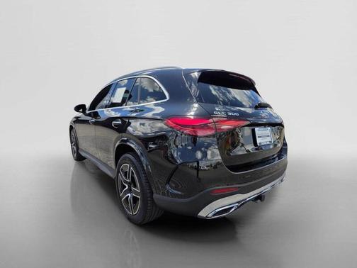 Obsidian Black Metallic 2024 Mercedes-Benz GLC 300 Base 4MATIC