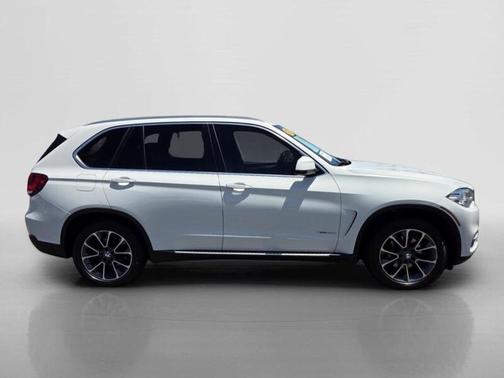 White 2017 BMW X5 xDrive35i