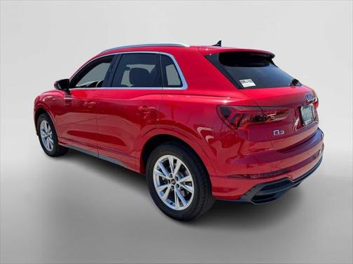 2022 Audi Q3 45 S line Premium