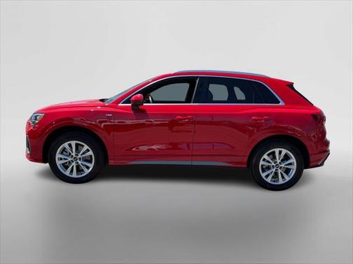 2022 Audi Q3 45 S line Premium