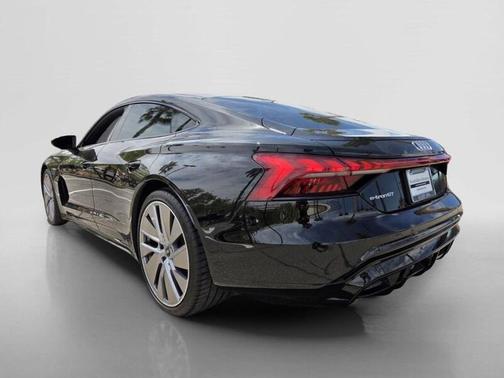 Mythos Black Metallic 2022 Audi e-tron GT Prestige